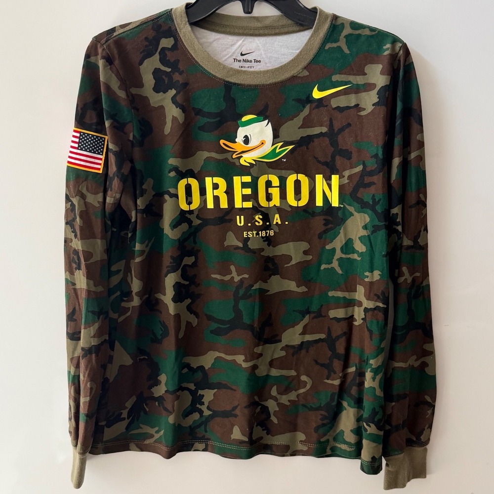 Nike Oregon Ducks Camo Long Sleeve Shirt Mens Small Dri-FIT USA Flag Patch